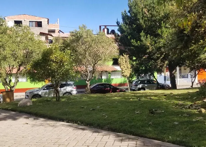 Nest * Cuzco